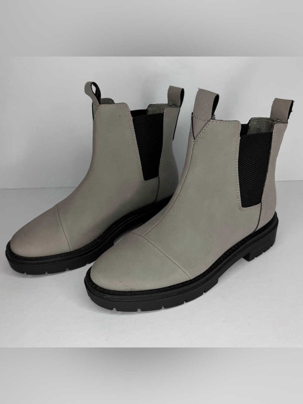 TOMS Women's Skylar Chelsea Boots Women’s Size 6